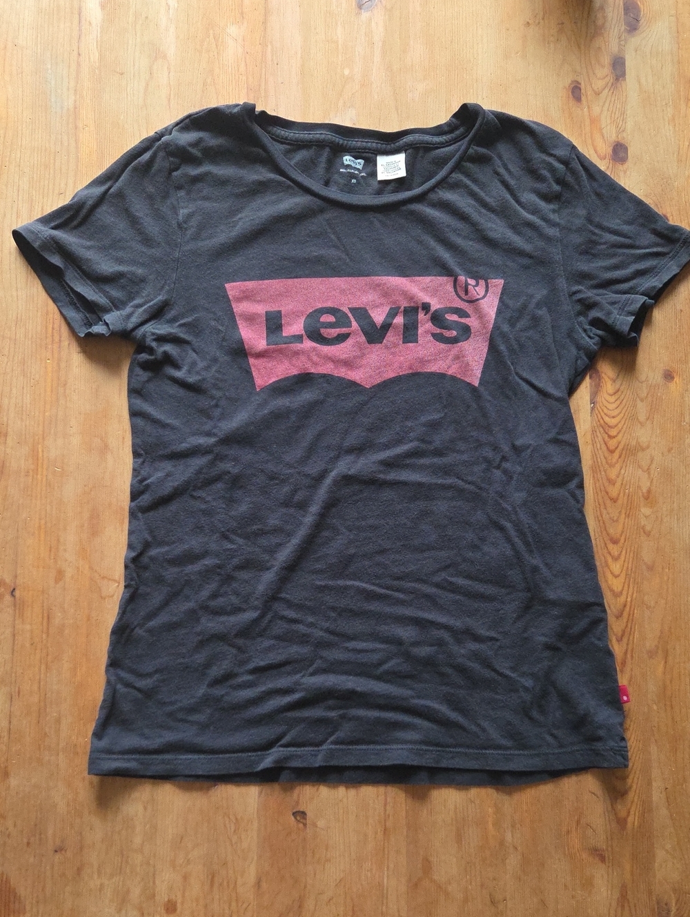 Levi's Black Short Sleeve Crewneck Graphic Tee Charcoal Gray Red Box Logo XS